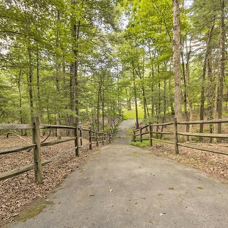 Creekside Berkeley Springs Cabin On 35 Acres! エクステリア 写真
