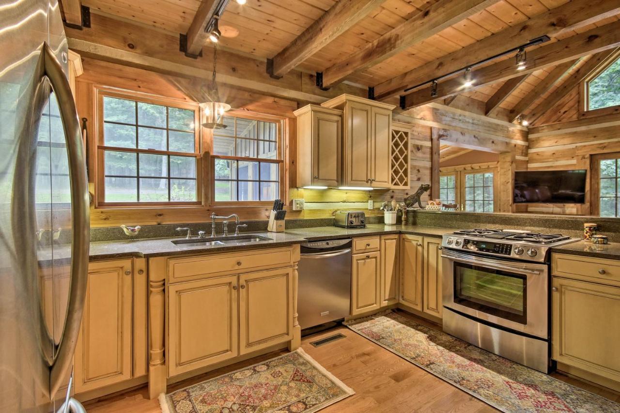 Creekside Berkeley Springs Cabin On 35 Acres! エクステリア 写真