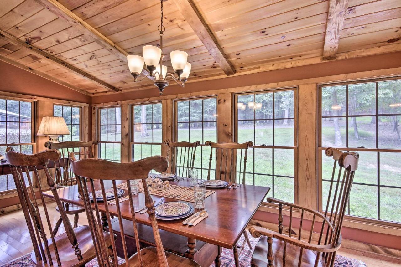 Creekside Berkeley Springs Cabin On 35 Acres! エクステリア 写真