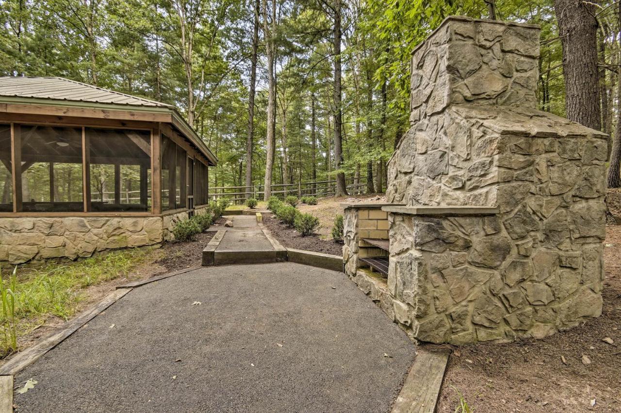 Creekside Berkeley Springs Cabin On 35 Acres! エクステリア 写真